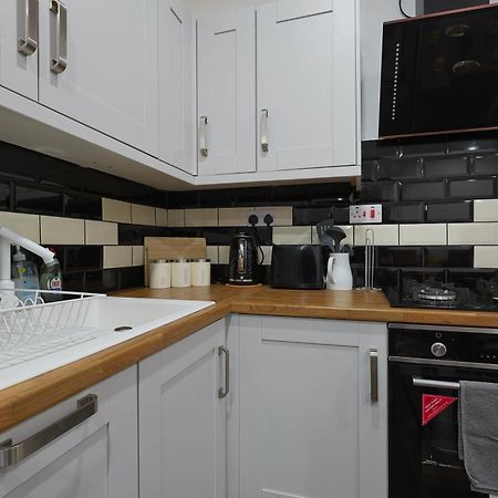 Stylish Apartment In City Centre - Walk Everywhere Кардиф Екстериор снимка