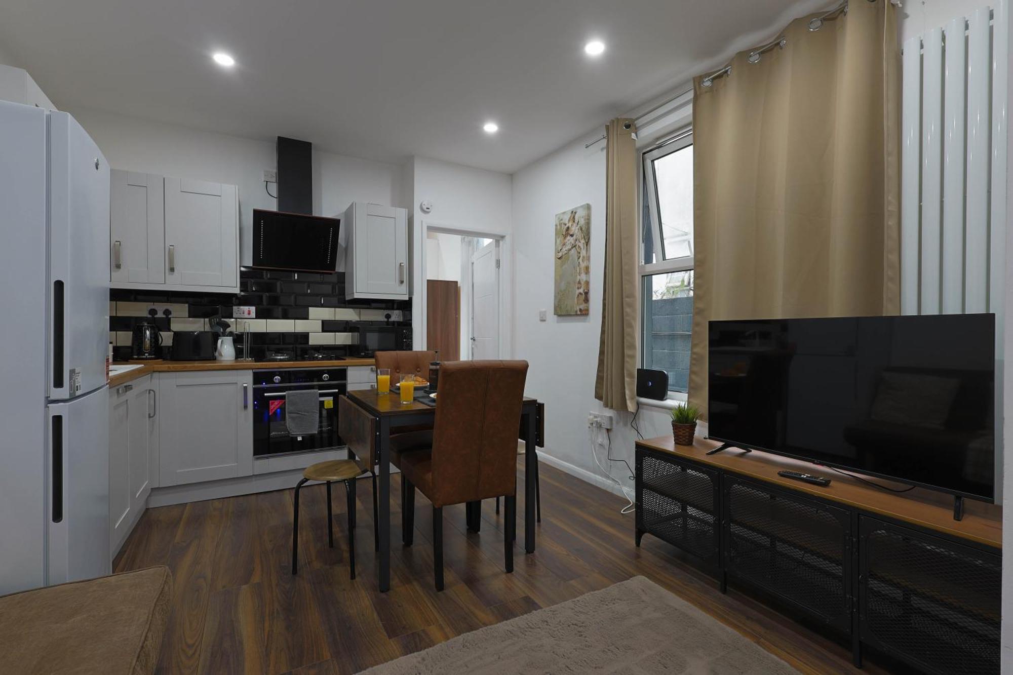 Stylish Apartment In City Centre - Walk Everywhere Кардиф Екстериор снимка